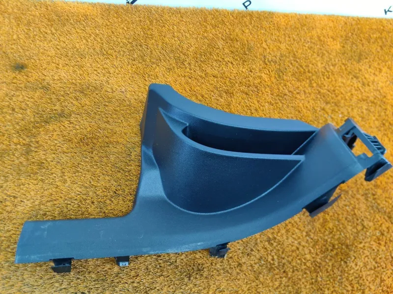 Накладка на порог салона