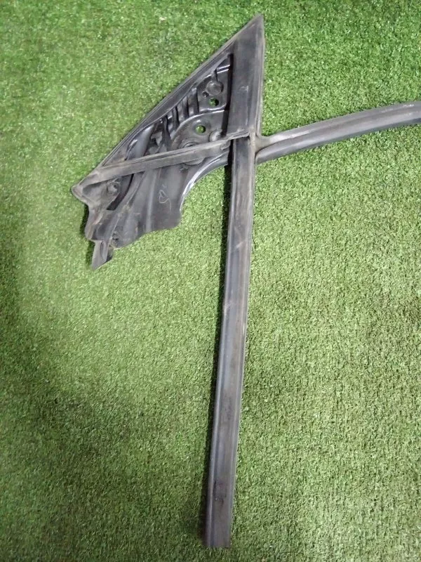 Уплотнитель стекла двери