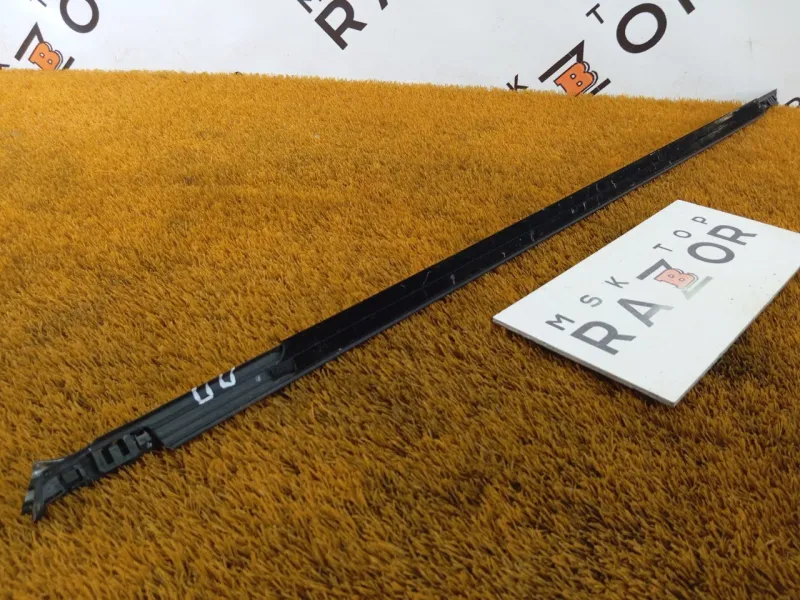 Уплотнитель стекла двери