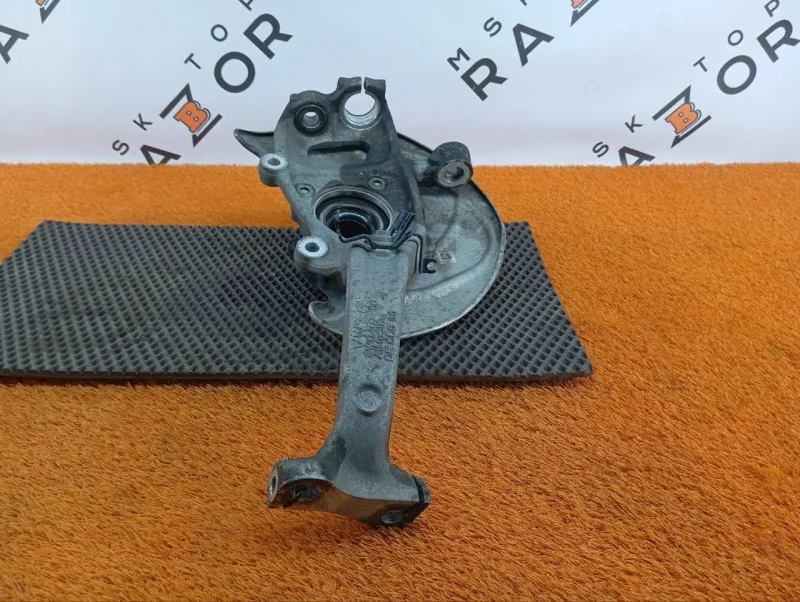 Кулак поворотный