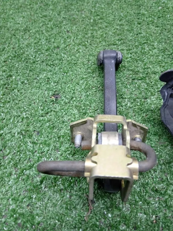 Ограничитель двери