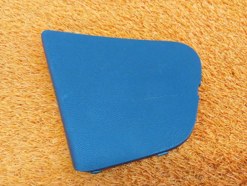 Обшивка крышки багажника