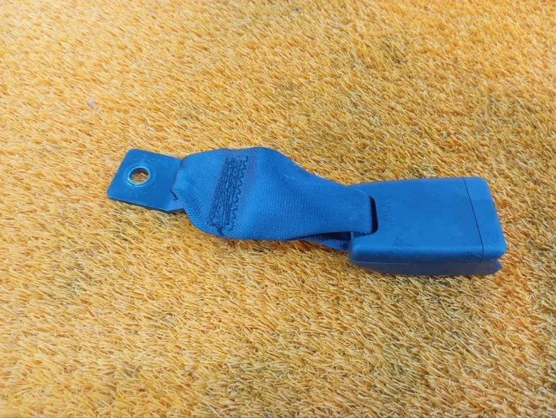 Ответная часть ремня безопасности