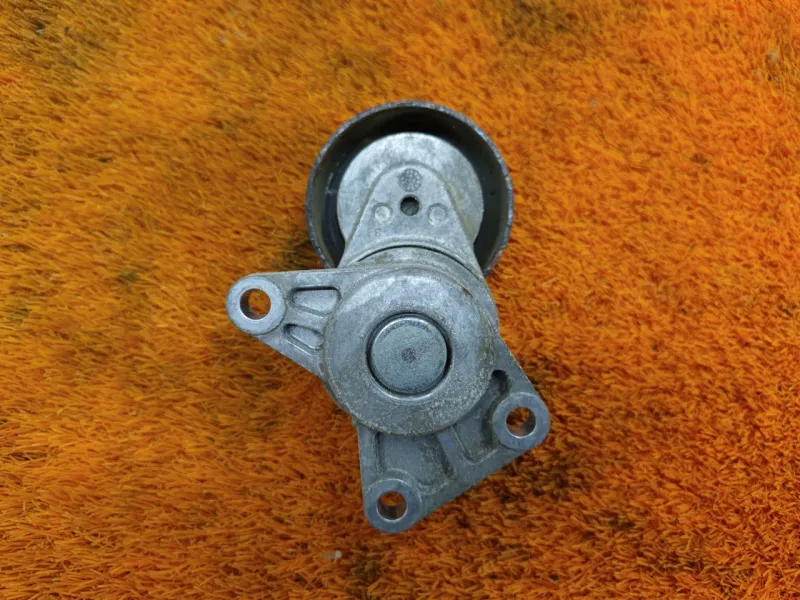 Натяжитель приводного ремня