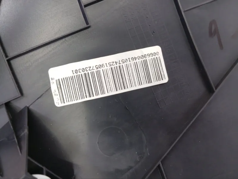 Накладка на стойку кузова