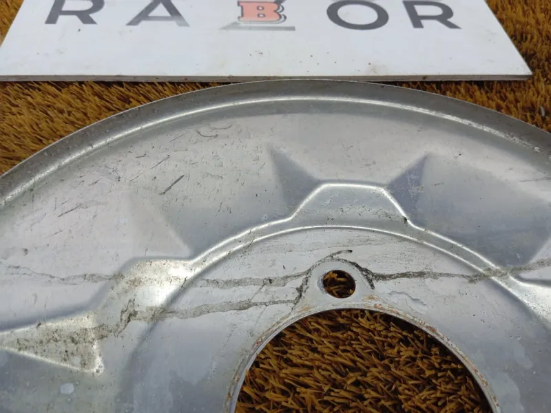 Пыльник тормозного диска