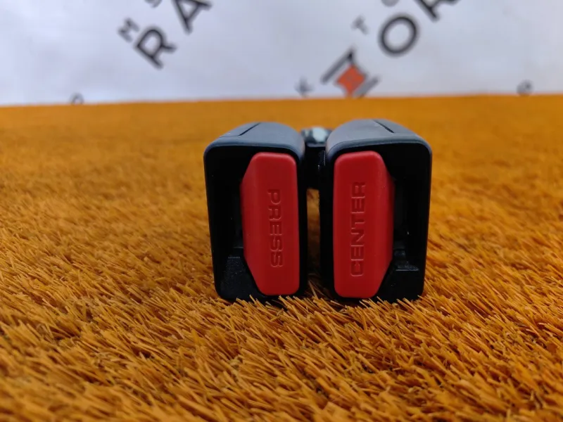 Ответная часть ремня безопасности