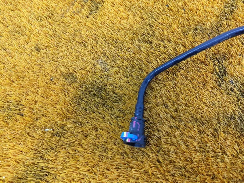 Трубка топливная