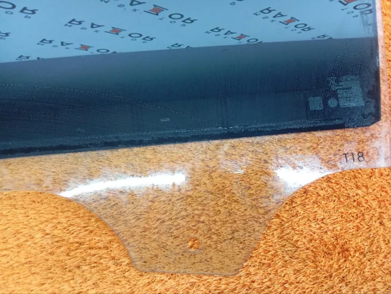 Стекло двери