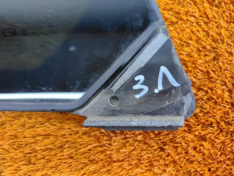 Форточка задняя