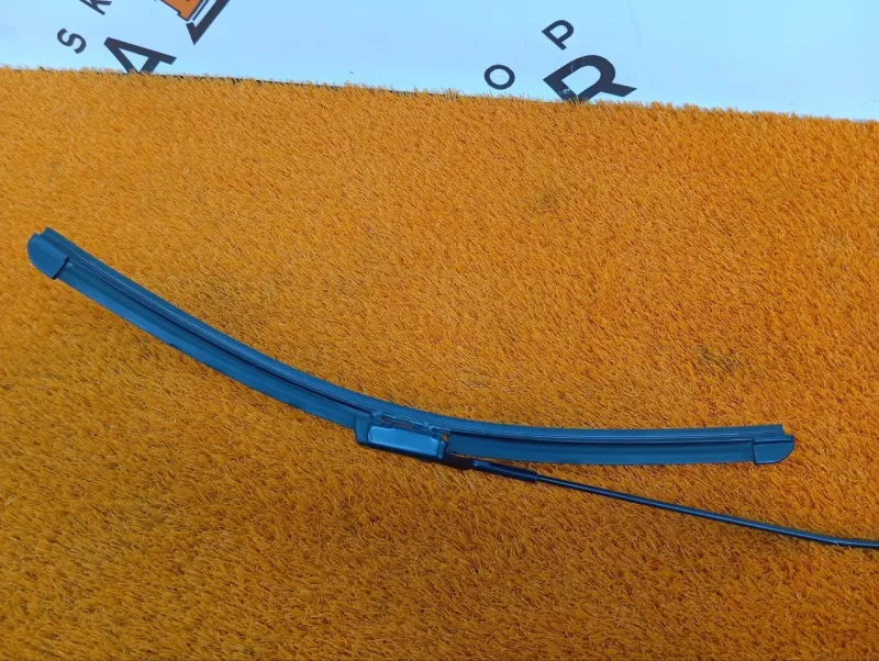 поводок стеклоочистителя