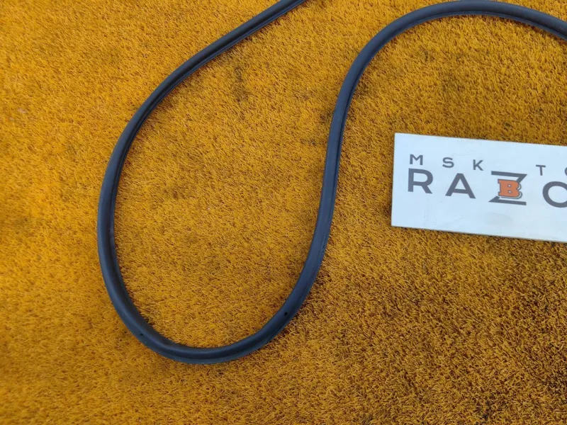 Уплотнитель двери