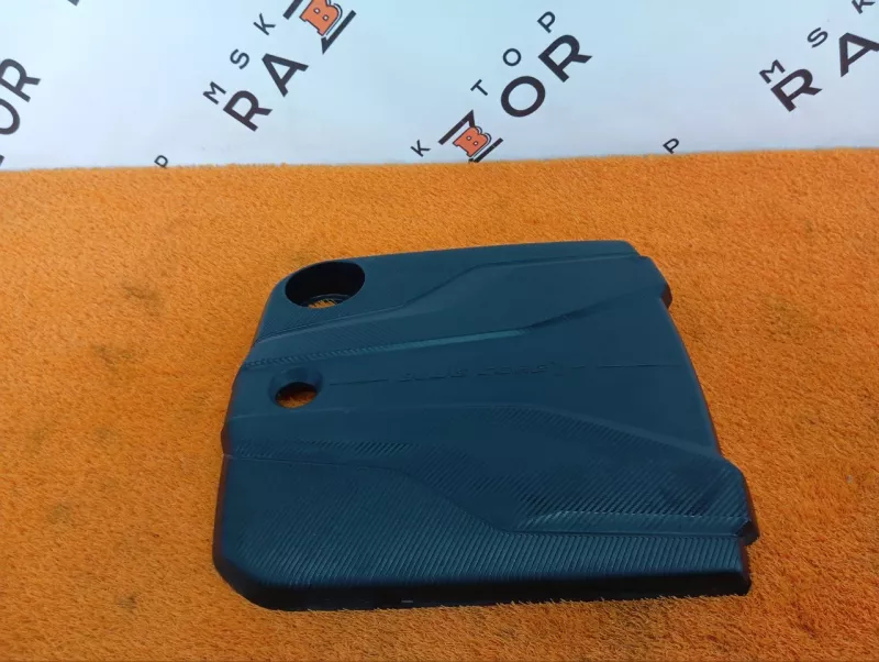 Декоративная крышка двигателя