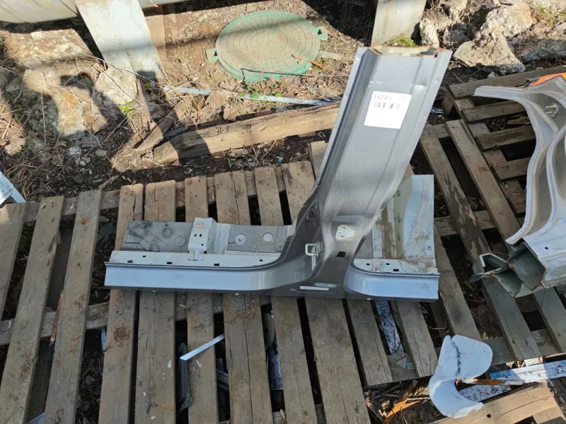 Порог с центральной стойкой