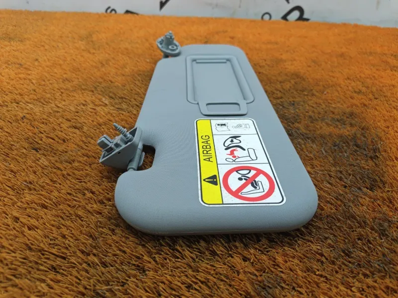 Козырек солнцезащитный