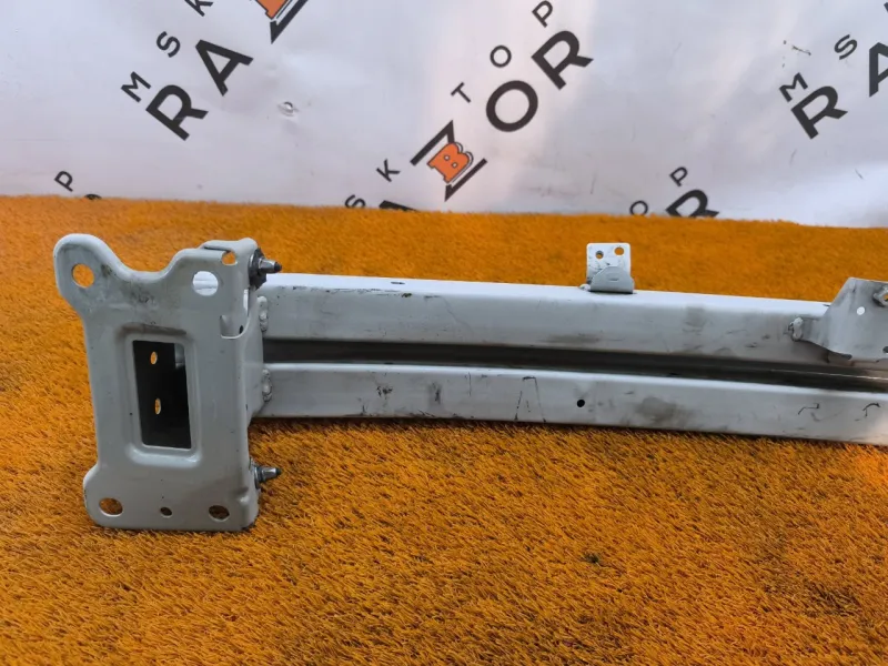 Усилитель бампера