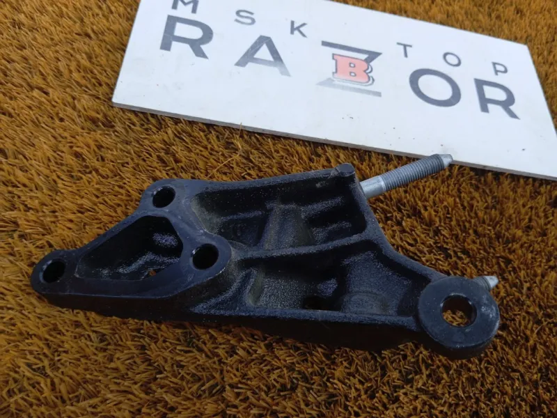 Кронштейн опоры двигателя