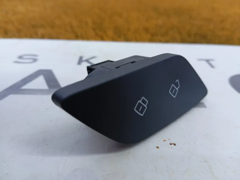 Кнопка центрального замка