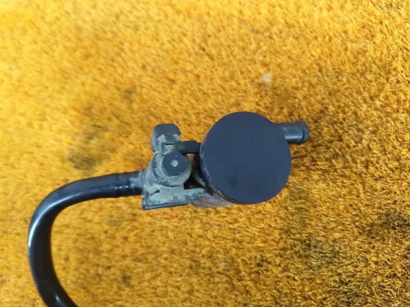 Клапан вентиляции топливного бака