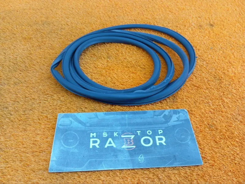 Уплотнитель проема двери