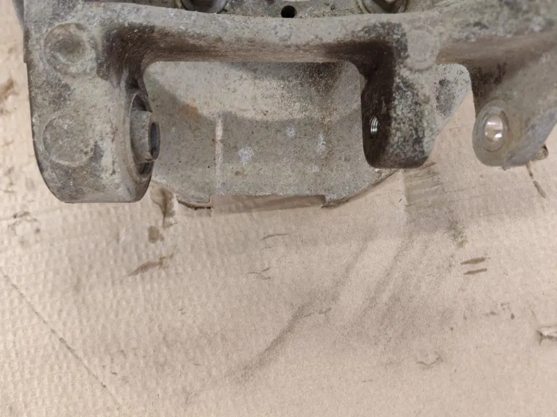 Кулак поворотный