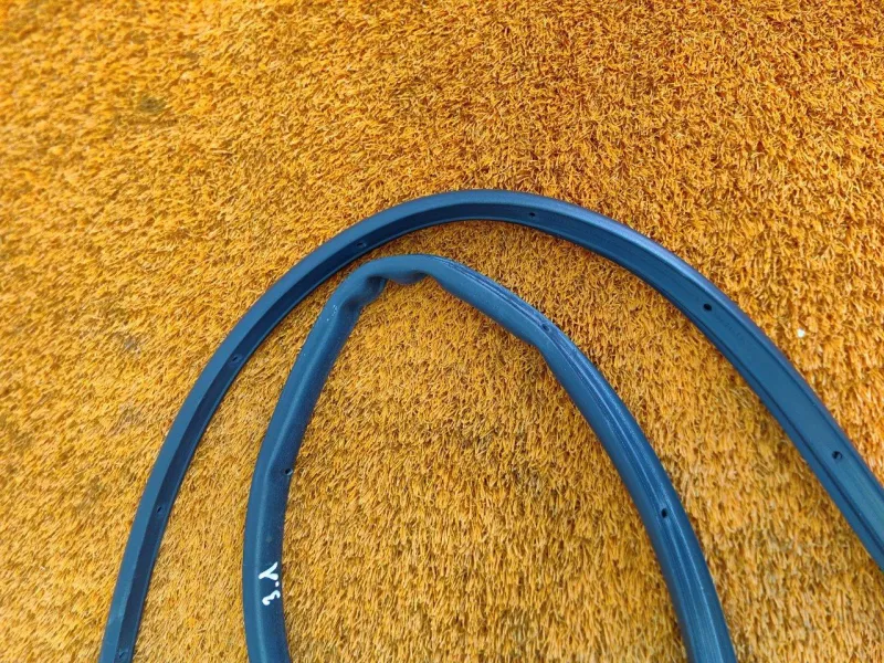 Уплотнитель двери