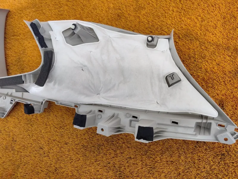 Накладка на стойку кузова