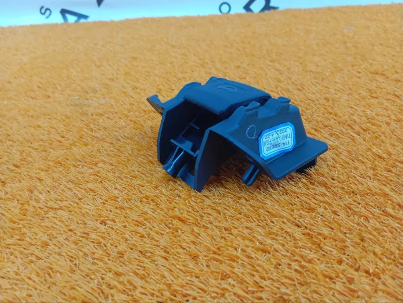 Ручка открывания капота