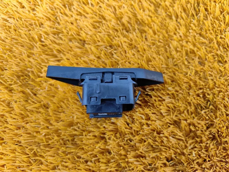 Кнопка центрального замка