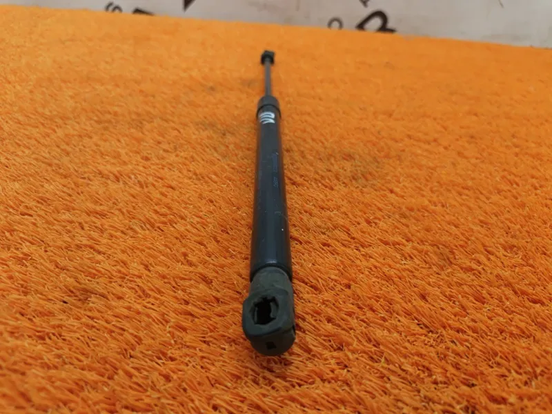 Амортизатор капота