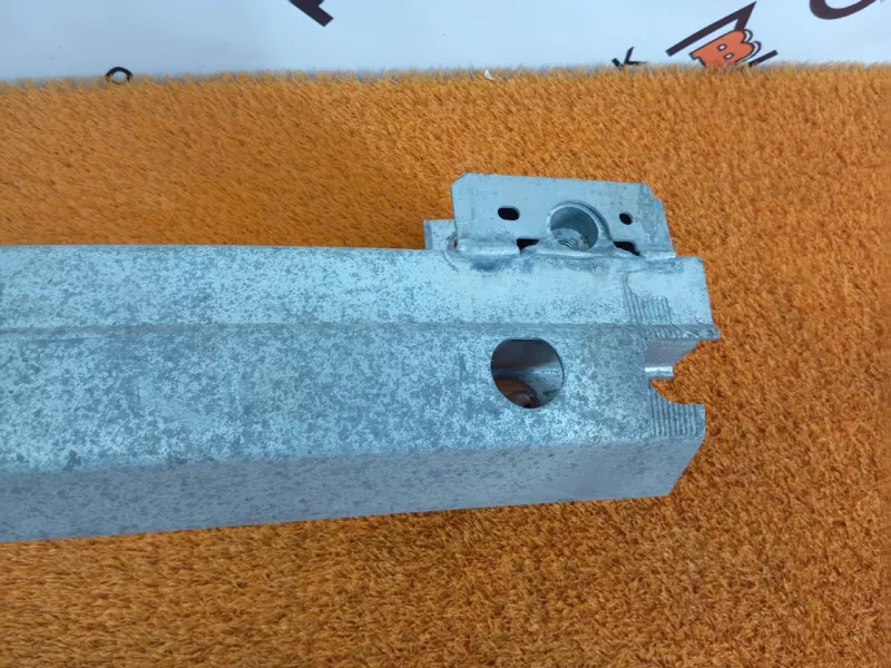 Усилитель бампера