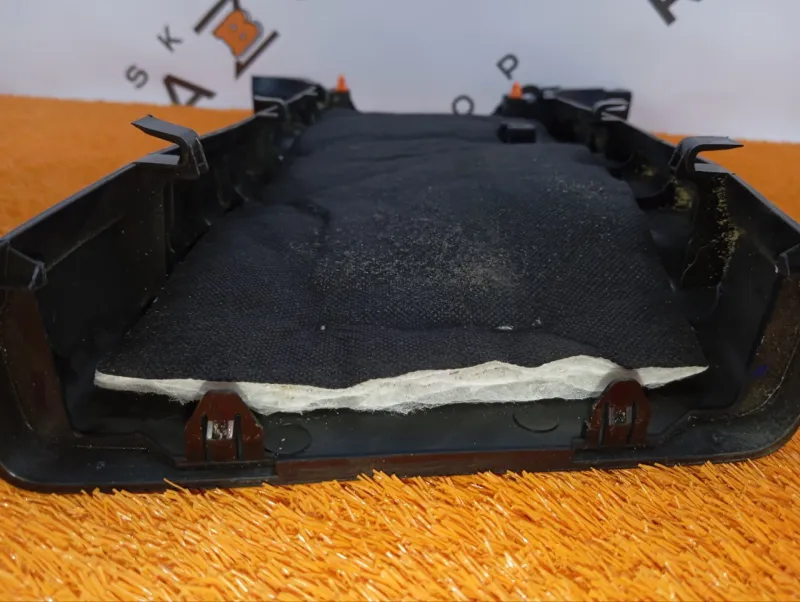 Обшивка центральной стойки