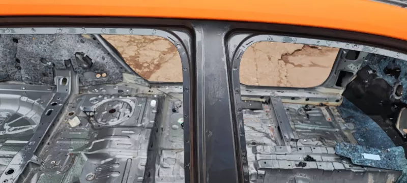 Порог с центральной стойкой