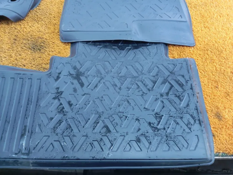 Коврик салона