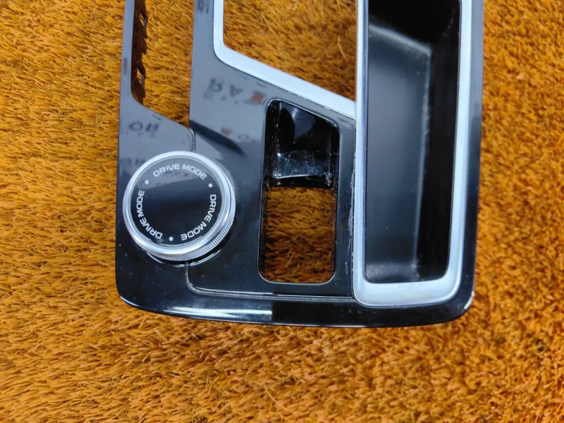 Накладка центральной консоли