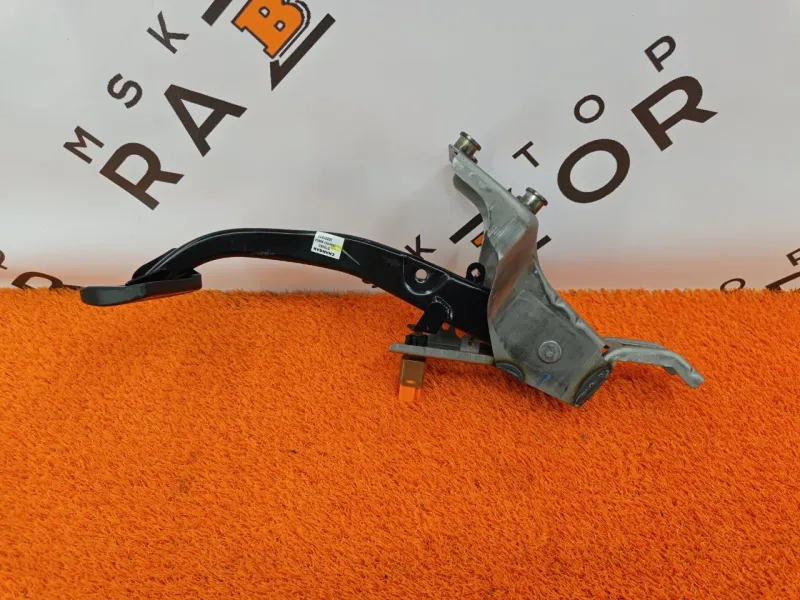 Педаль тормоза