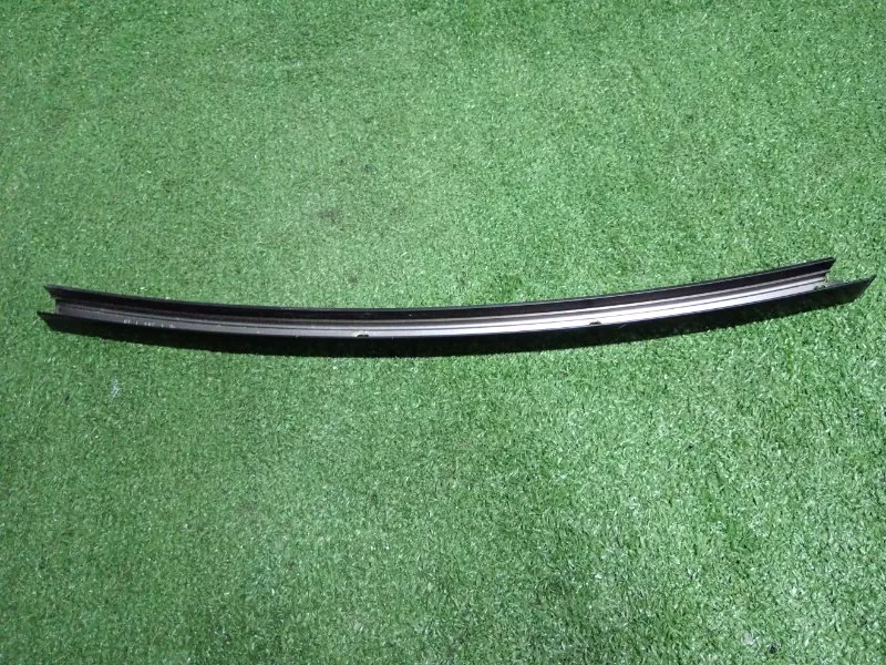 Направляющая стекла двери