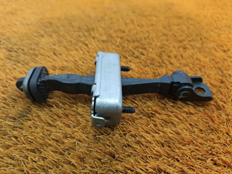 Ограничитель двери