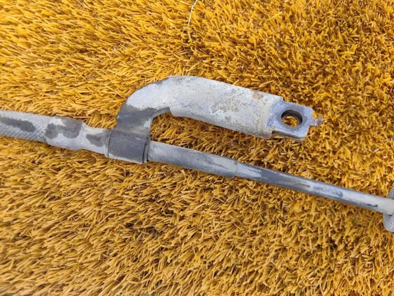 Трос стояночного тормоза