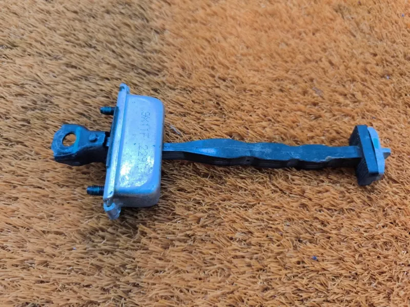 Ограничитель двери