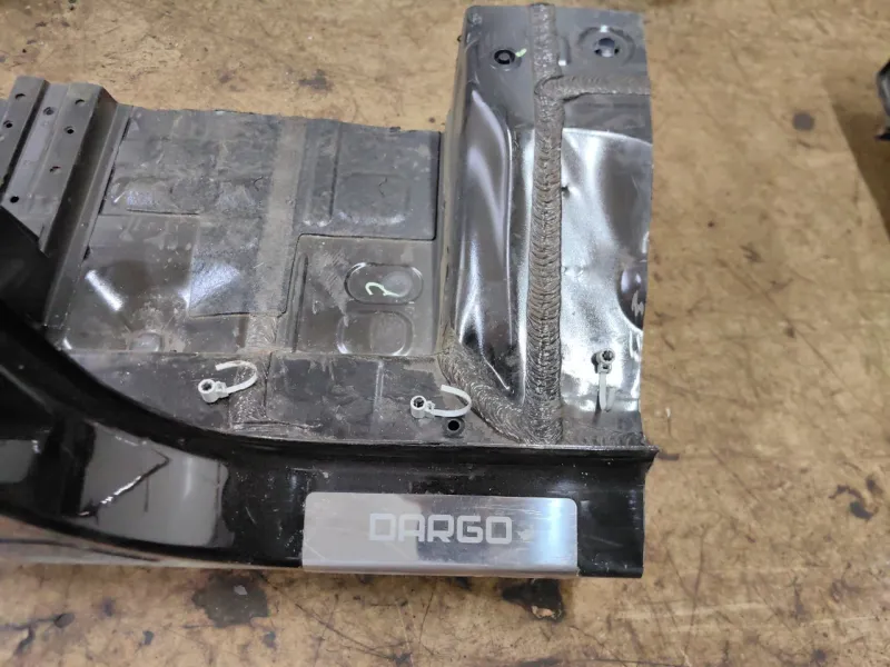 Порог с центральной стойкой