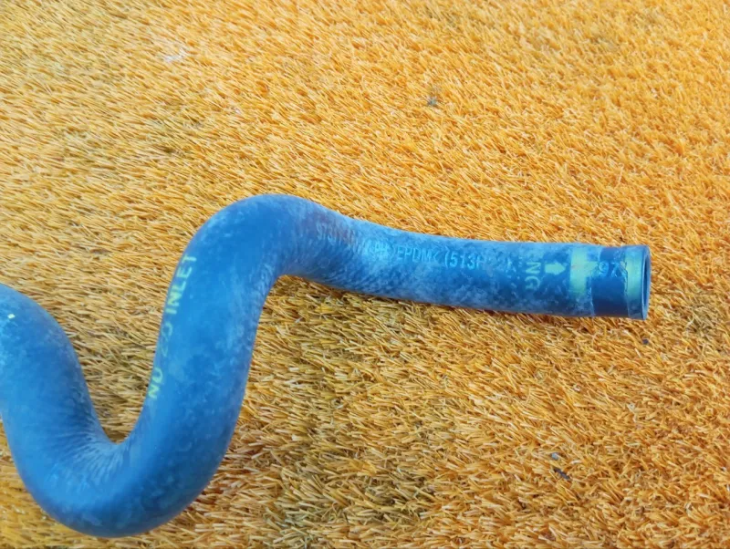 Патрубок системы охлаждения