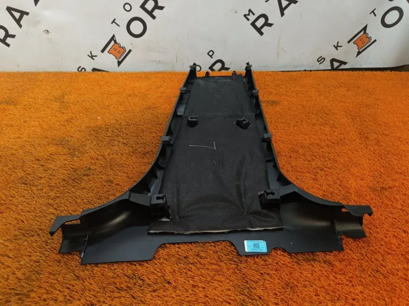 Обшивка центральной стойки