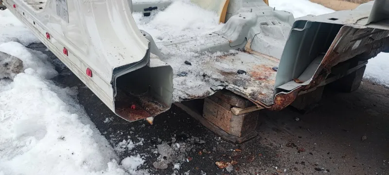 Порог с центральной стойкой