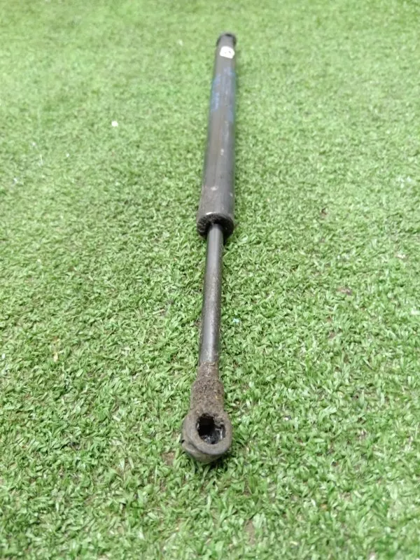 Амортизатор крышки багажника