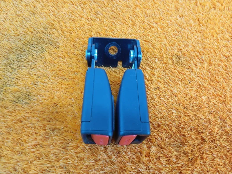 Ответная часть ремня безопасности