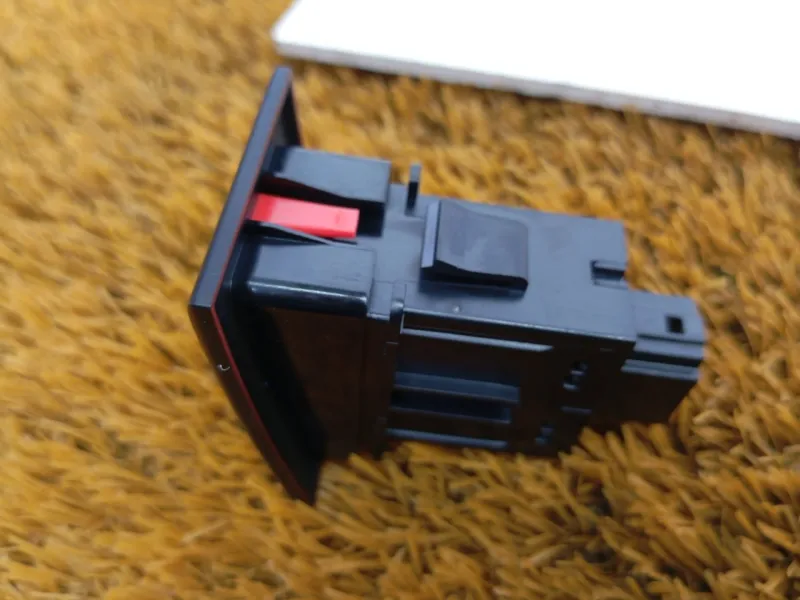 Кнопка аварийной сигнализации