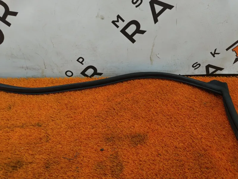 Уплотнитель двери