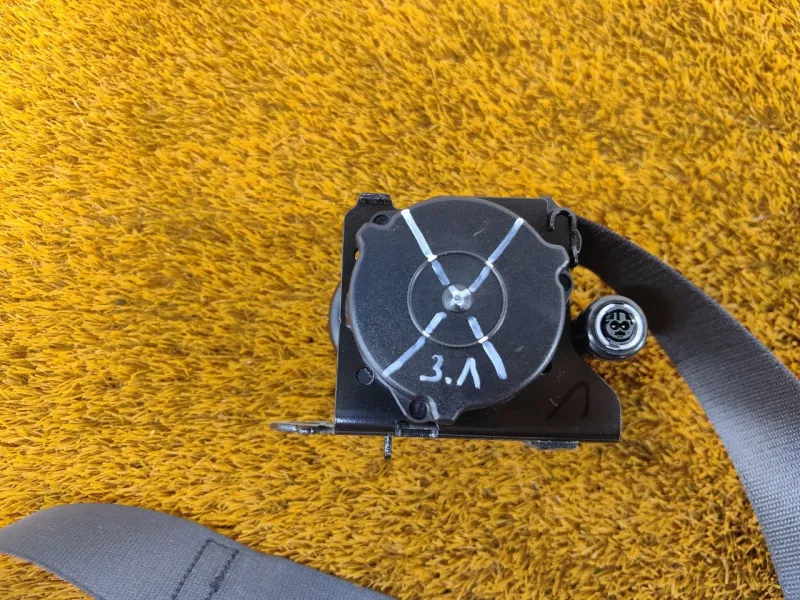 Ремень безопасности