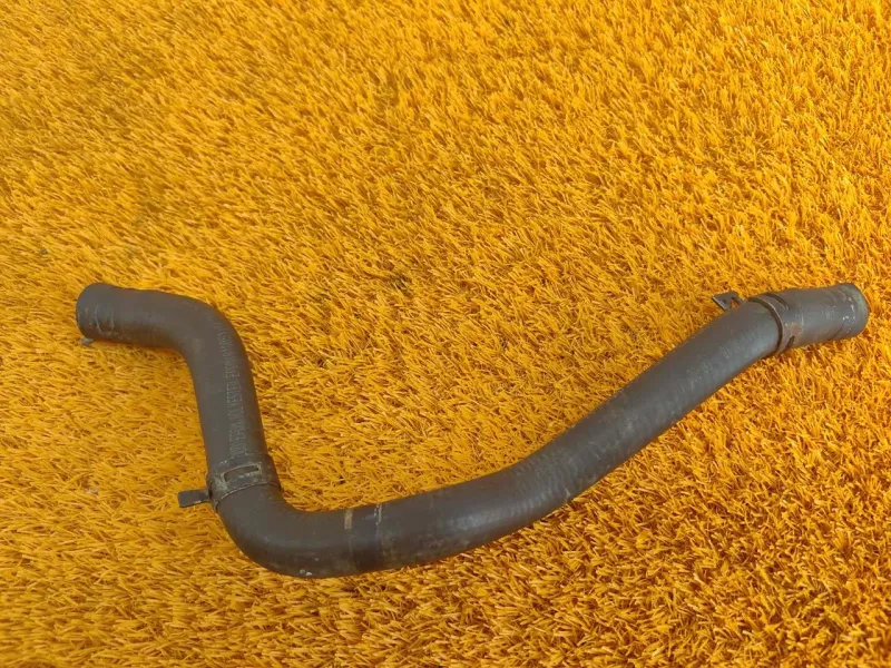 Патрубок отопителя